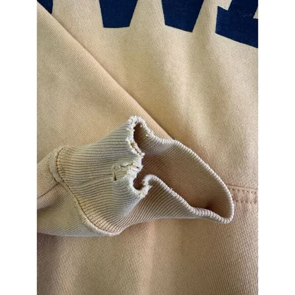 Vintage Iowa Hawkeyes Hoodie Mens Small Yellow Pullover Distressed Logo‎ Y2K - Picture 8 of 12